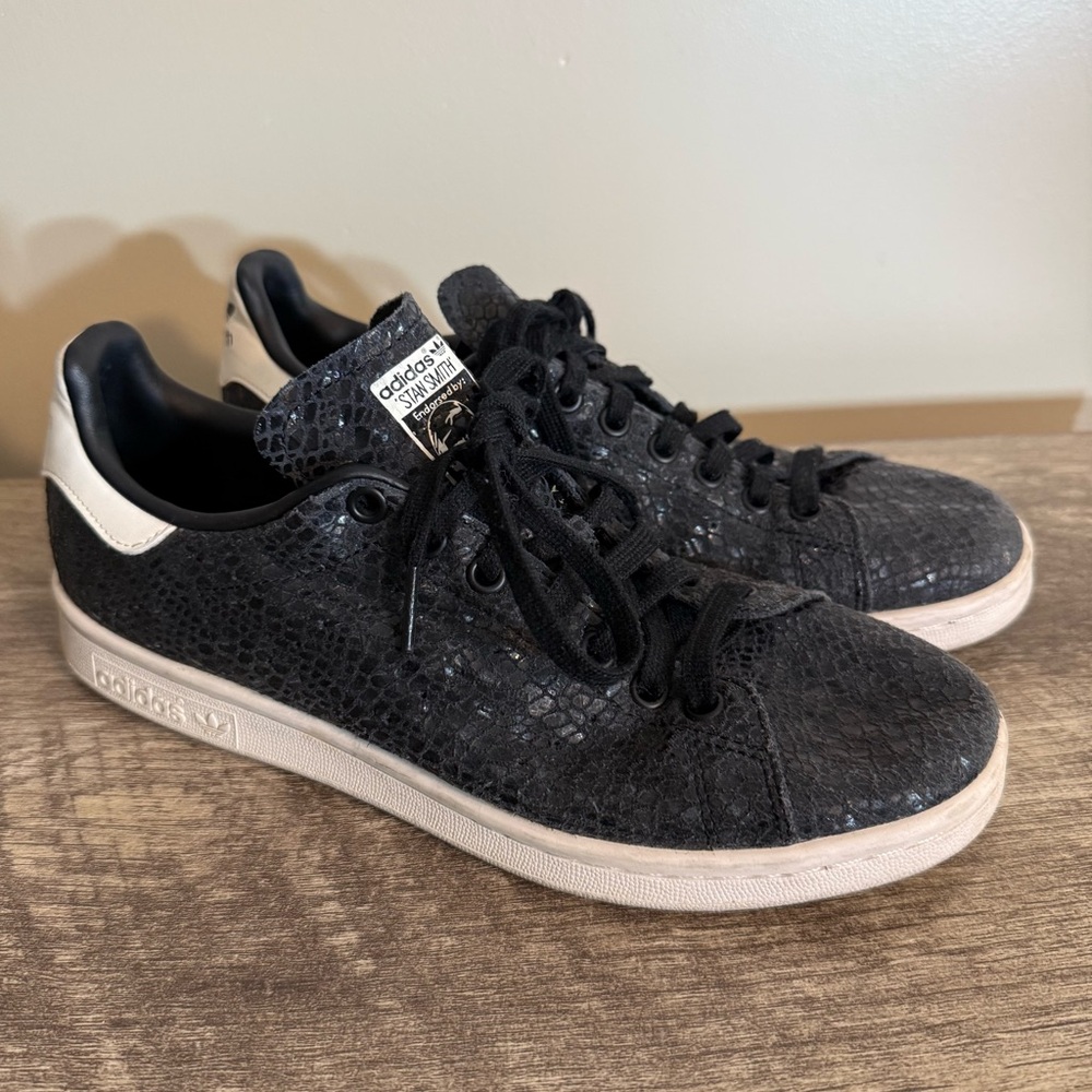 Adidas Stan Smith Sneakers Black Foil Snakeskin Women’s Size 8.5 RUN BIG